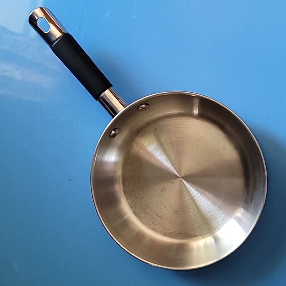 Hamilton Beach 8" stainless steel fry pan riveted coated handle